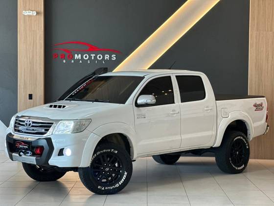 TOYOTA HILUX 3.0 SRV 4X4 CD 16V TURBO INTERCOOLER DIESEL 4P AUTOMÁTICO TOYOTA HILUX 3.0 SRV 4X4 CD 16V TURBO INTERCOOLER DIESEL 4P AUTOMÁTICO